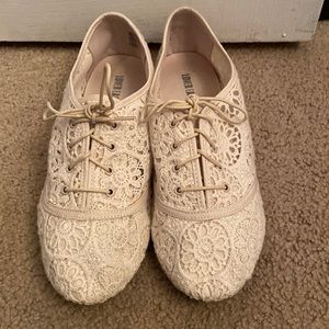 Lower East Side. Size 9. White/Cream color. Crocheted loafer.